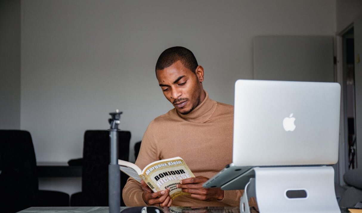 The Art of Drawing Readers In: Your attractive post title goes here